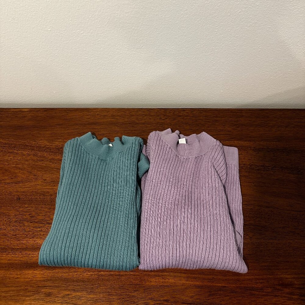 Bundle of 2 Uniqlo Ribbed Mock Neck Sweater - Size M - Blue & Lavender